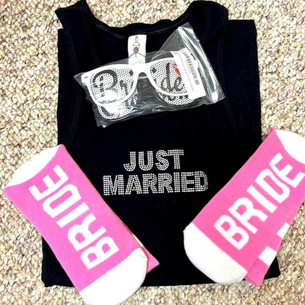 XL just married bride tank top